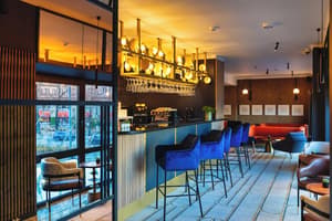 thumbnail: Bar (on property)