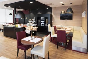 thumbnail: Breakfast area