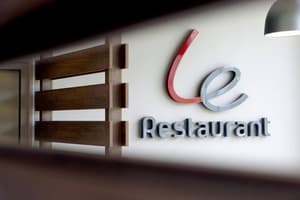 thumbnail: Restaurant
