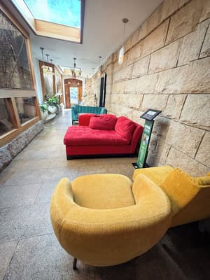 thumbnail: Lobby sitting area