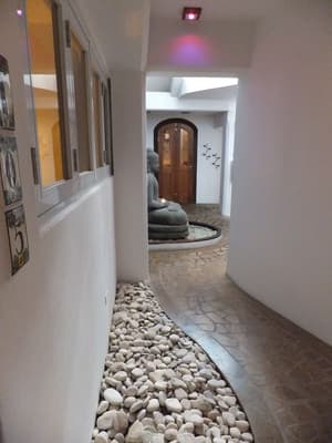 thumbnail: Hallway