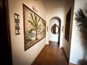 thumbnail: Hallway