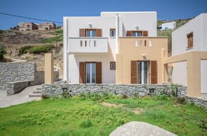 thumbnail: Front of property