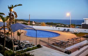 thumbnail: Bar (on property)
