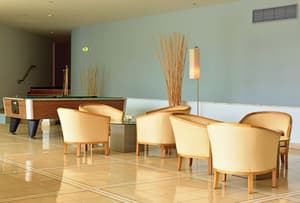 thumbnail: Bar (on property)