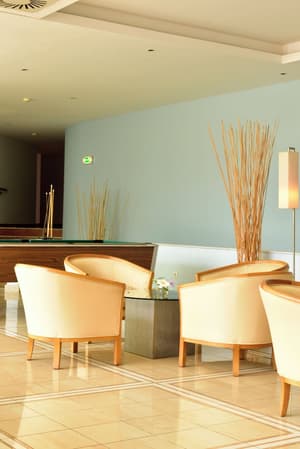 thumbnail: Bar (on property)