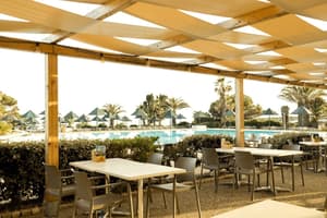 thumbnail: Poolside bar