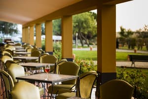 thumbnail: Outdoor dining