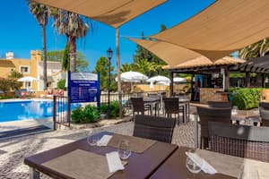 thumbnail: Poolside bar