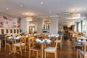thumbnail: Restaurant