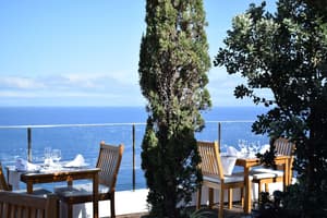 thumbnail: Outdoor dining