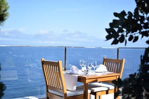 thumbnail: Outdoor dining