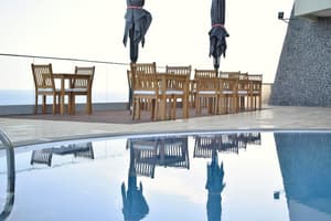 thumbnail: Poolside bar