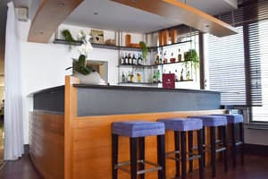 thumbnail: Bar (on property)