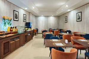 thumbnail: Breakfast area