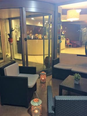 thumbnail: Restaurant