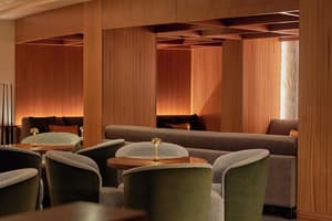 thumbnail: Bar (on property)