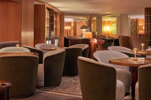 thumbnail: Bar (on property)