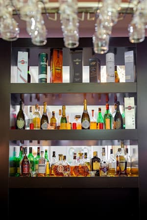 thumbnail: Bar (on property)