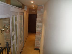thumbnail: Hallway