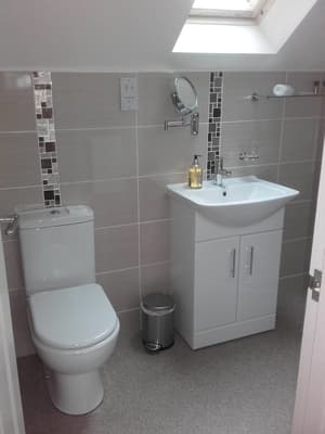 thumbnail: Bathroom shower