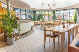 thumbnail: Restaurant
