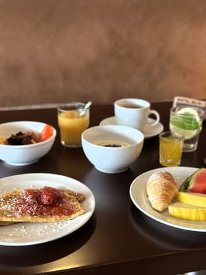 thumbnail: Breakfast buffet