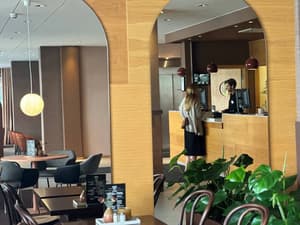 thumbnail: Reception hall