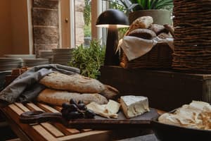 thumbnail: Breakfast area