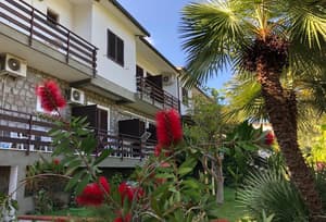 thumbnail: Exterior
