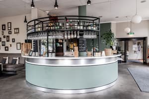 thumbnail: Bar (on property)