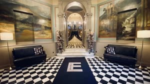 thumbnail: Interior entrance