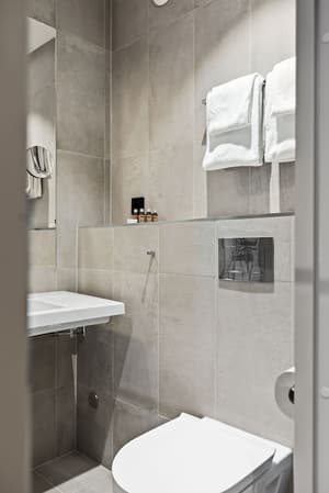 thumbnail: Bathroom