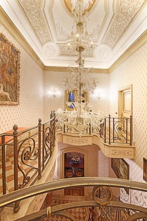thumbnail: Staircase
