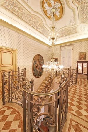 thumbnail: Staircase