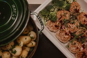thumbnail: Dining