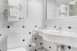 thumbnail: Bathroom