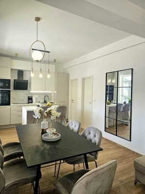 thumbnail: In-room dining