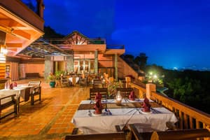 thumbnail: Restaurant
