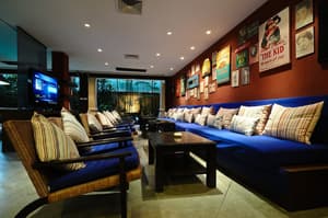 thumbnail: Poolside bar