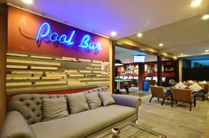 thumbnail: Poolside bar