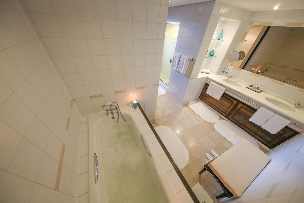 Jetted tub
