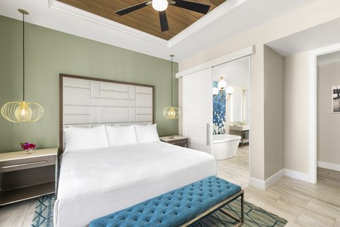 Limetree CW 1BR Pres IN 033.jpg