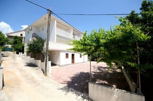 thumbnail: Exterior