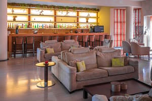 thumbnail: Bar (on property)
