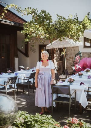 thumbnail: Outdoor dining