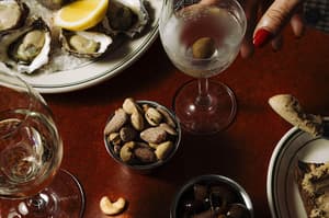 thumbnail: Bar (on property)