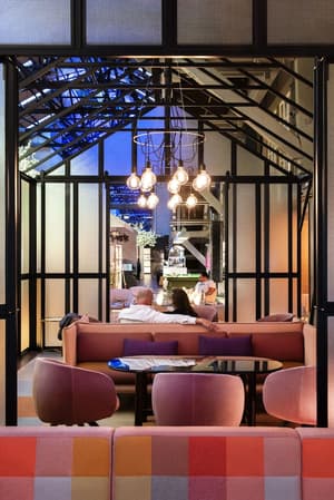 thumbnail: Bar (on property)