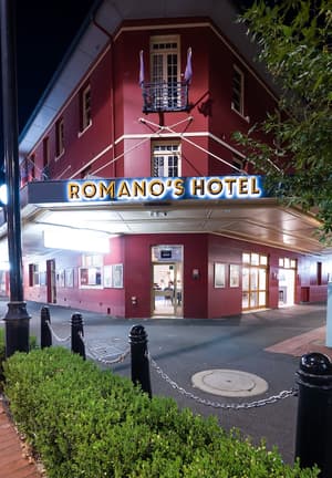 thumbnail: Restaurant