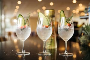 thumbnail: Bar (on property)